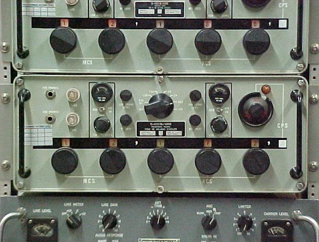 One of many R1051s used to monitor ham bands when not in the ham shack.